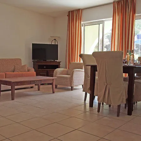 Apartment Spacious With Swimming Pool In Gassin *